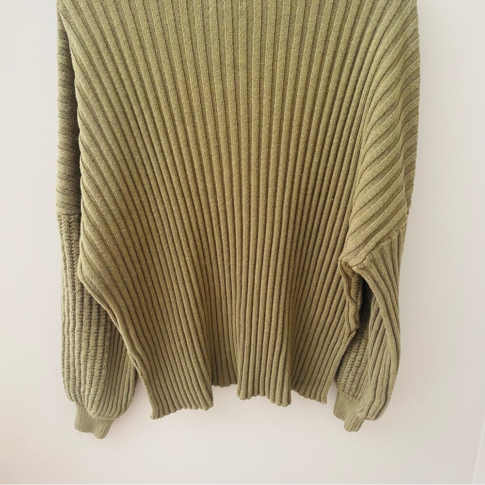 BDG by Urban Outfitters Oversized High Low Sweater Green Sz Small - Picture 8 of 8